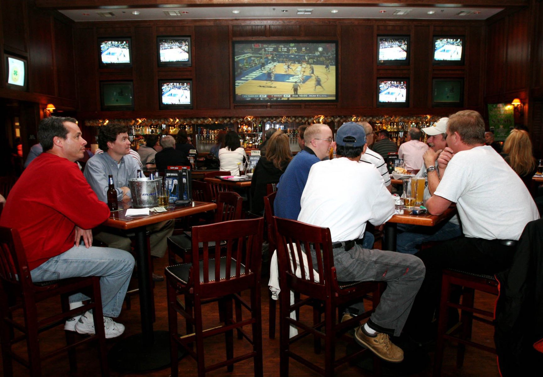 Fox and Hound Pub & Grill